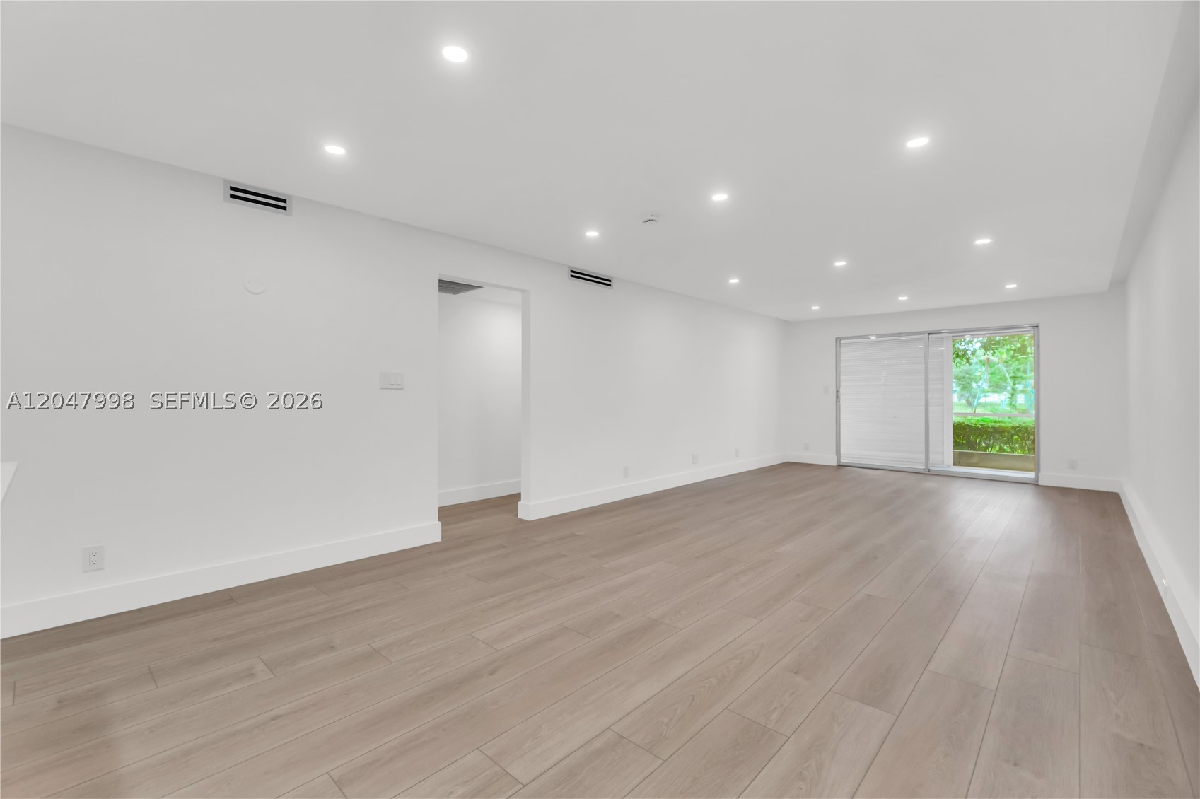 LUCAYA VILLAGE 1-E CONDO - Residential