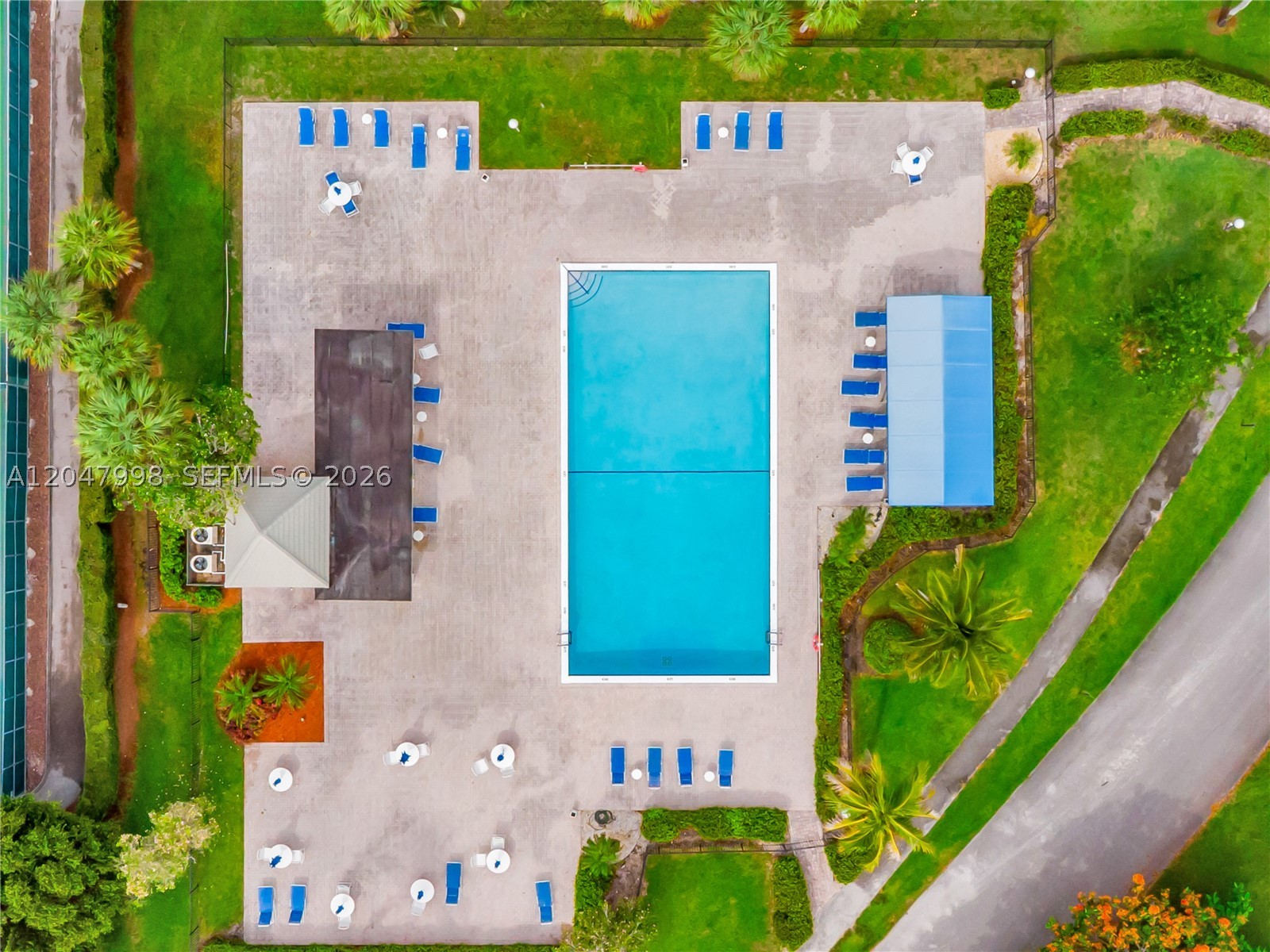 LUCAYA VILLAGE 1-E CONDO - Residential