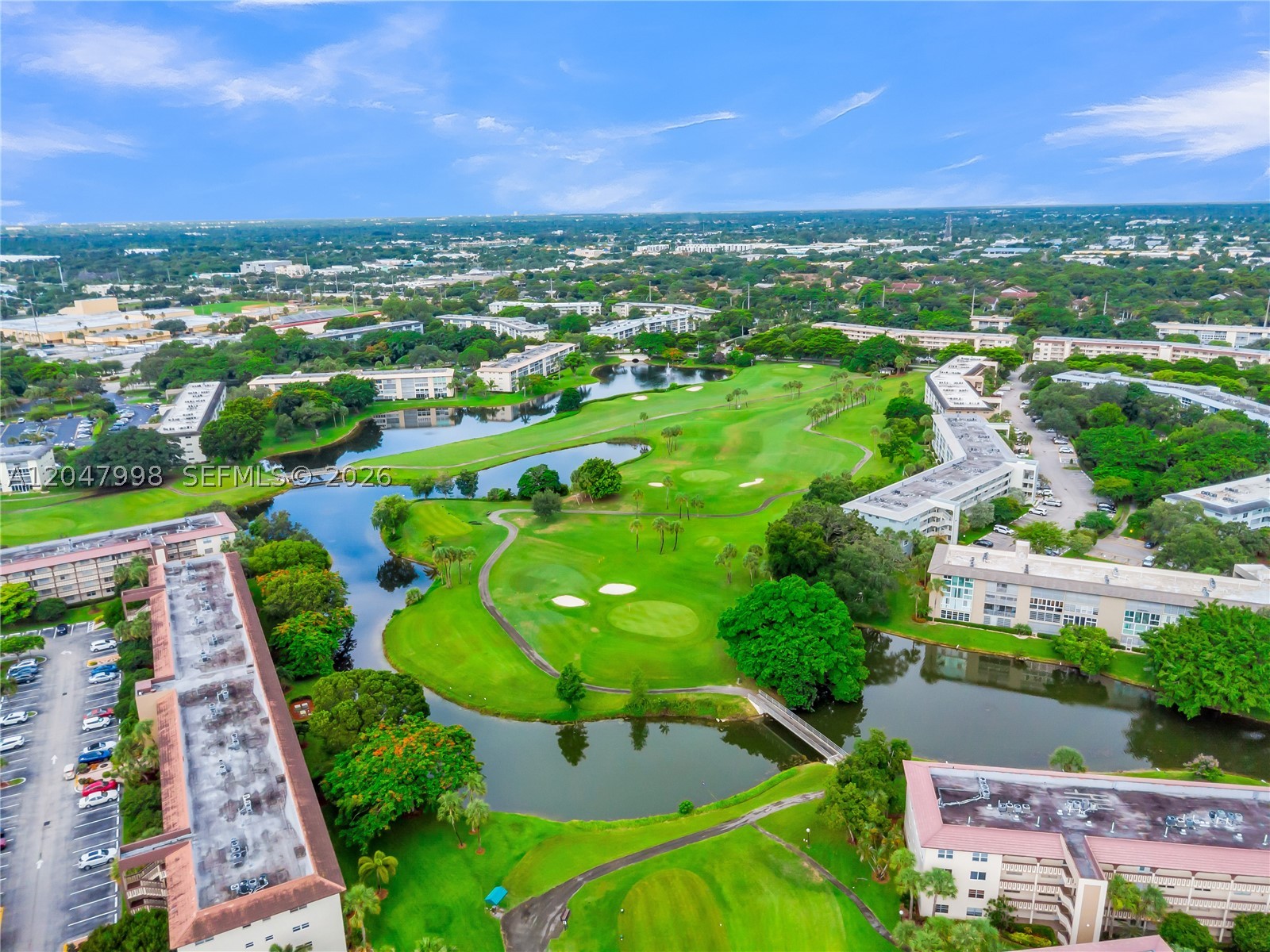 LUCAYA VILLAGE 1-E CONDO - Residential