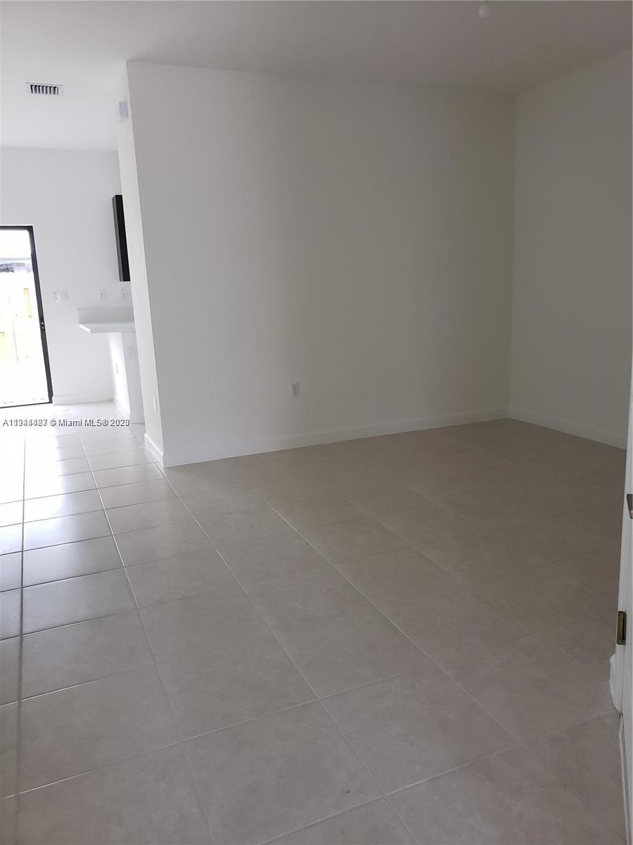 STELLAR PEMBROKE PINES - Residential