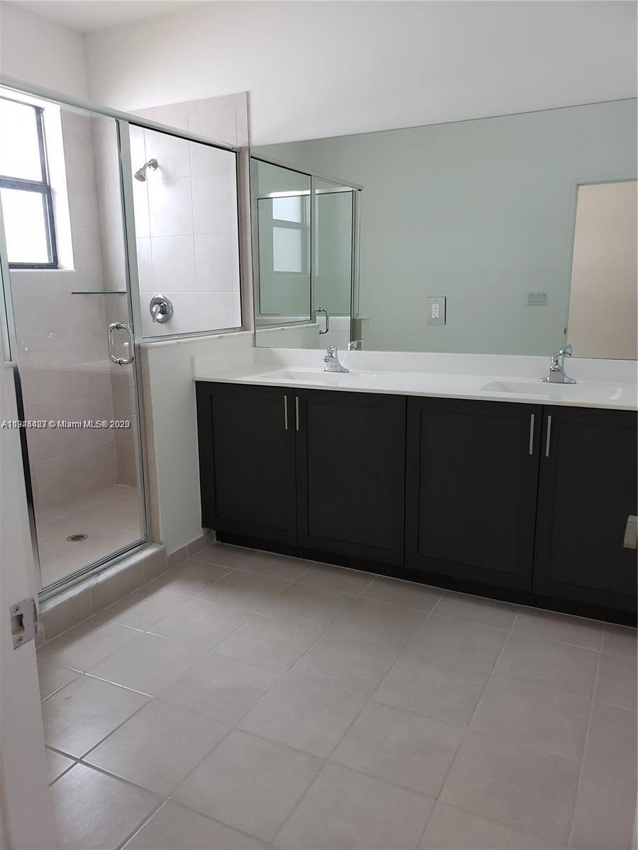 STELLAR PEMBROKE PINES - Residential