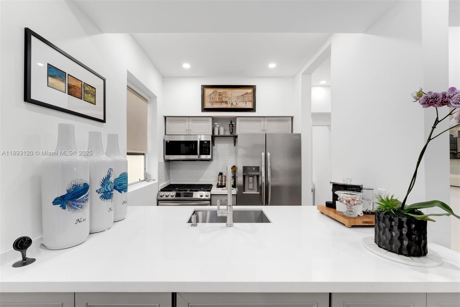 THE ESQUIRE HOUSE - Residential