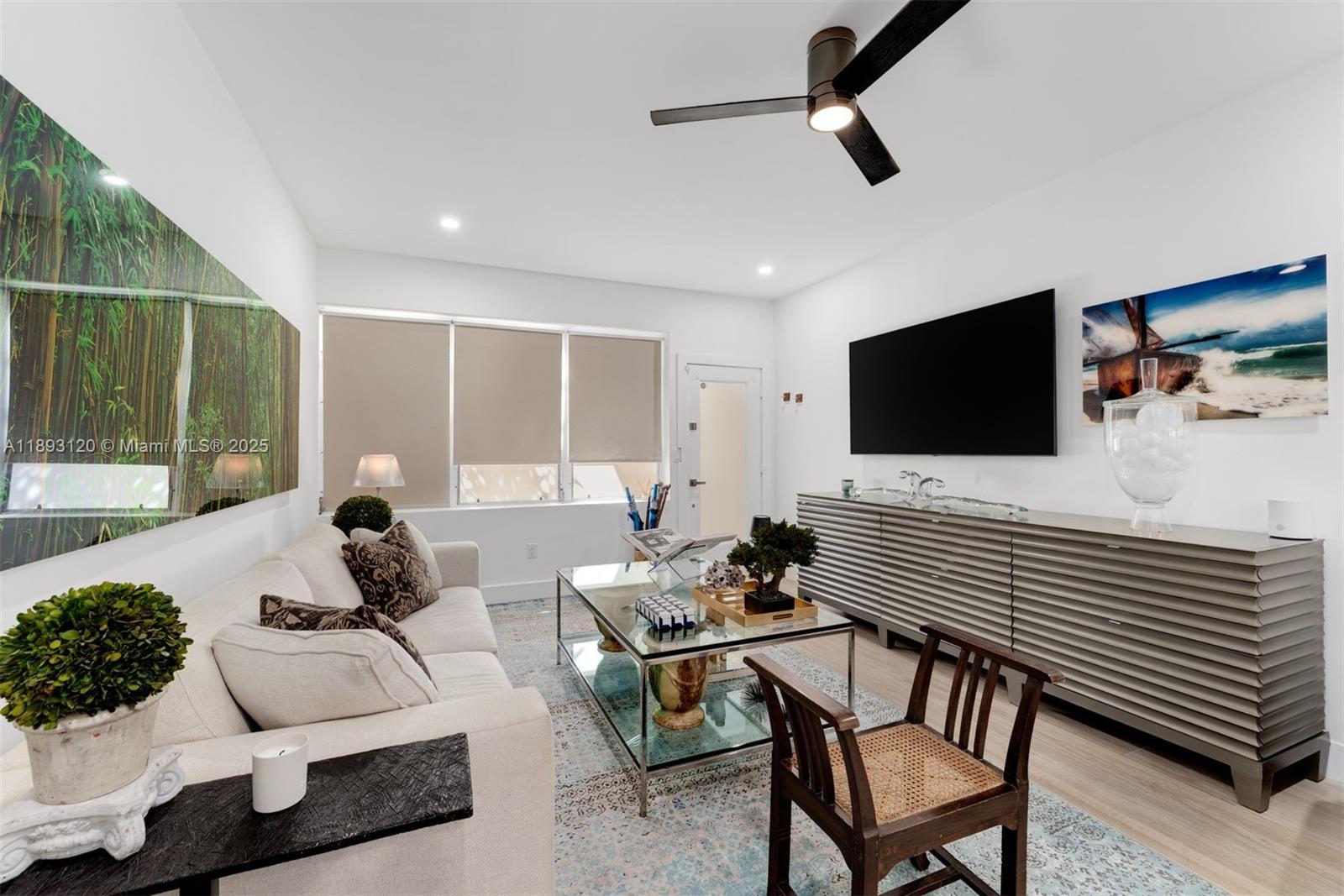 THE ESQUIRE HOUSE - Residential