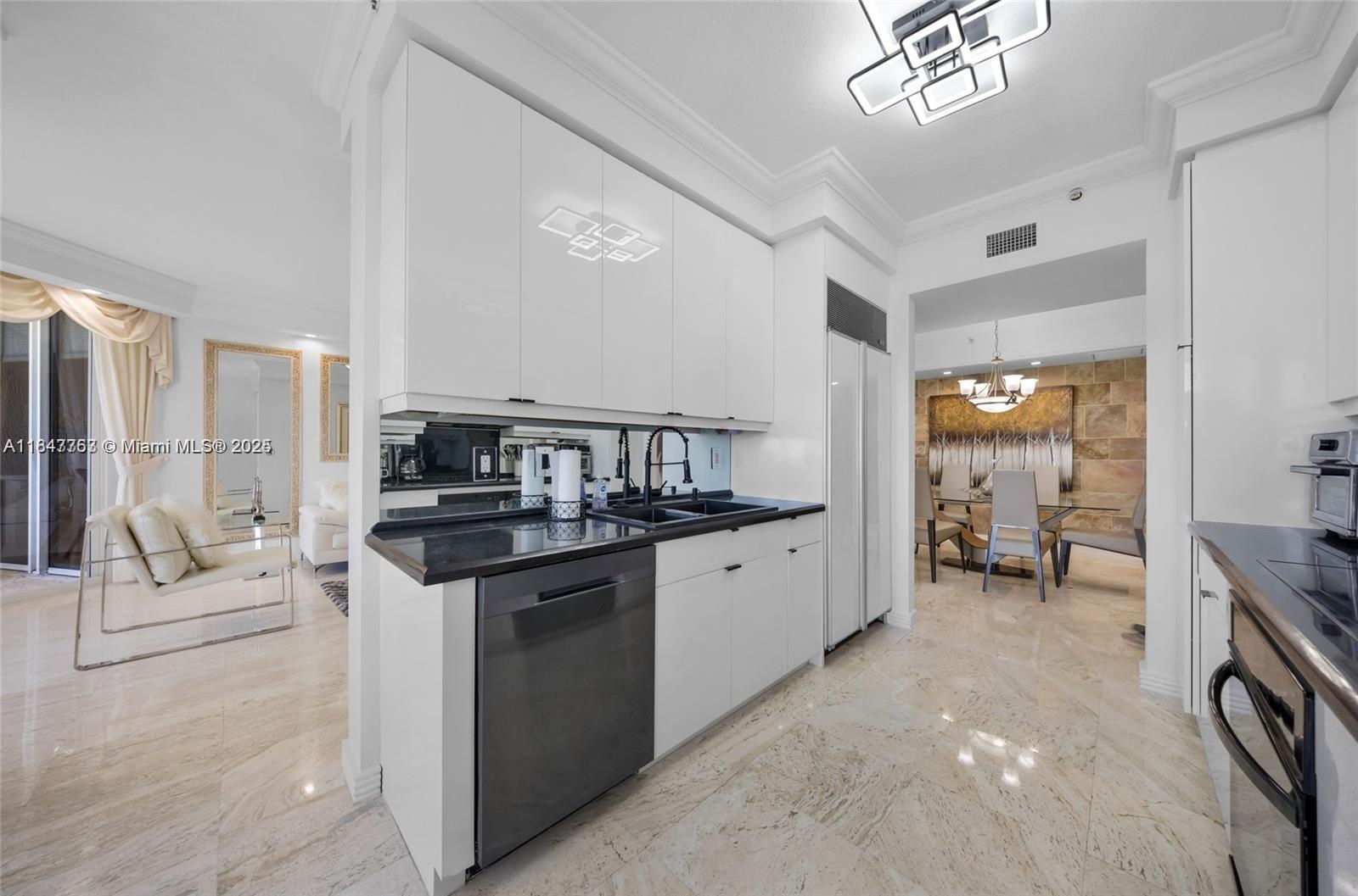 LHERMITAGE II CONDOMINIUM - Residential Lease