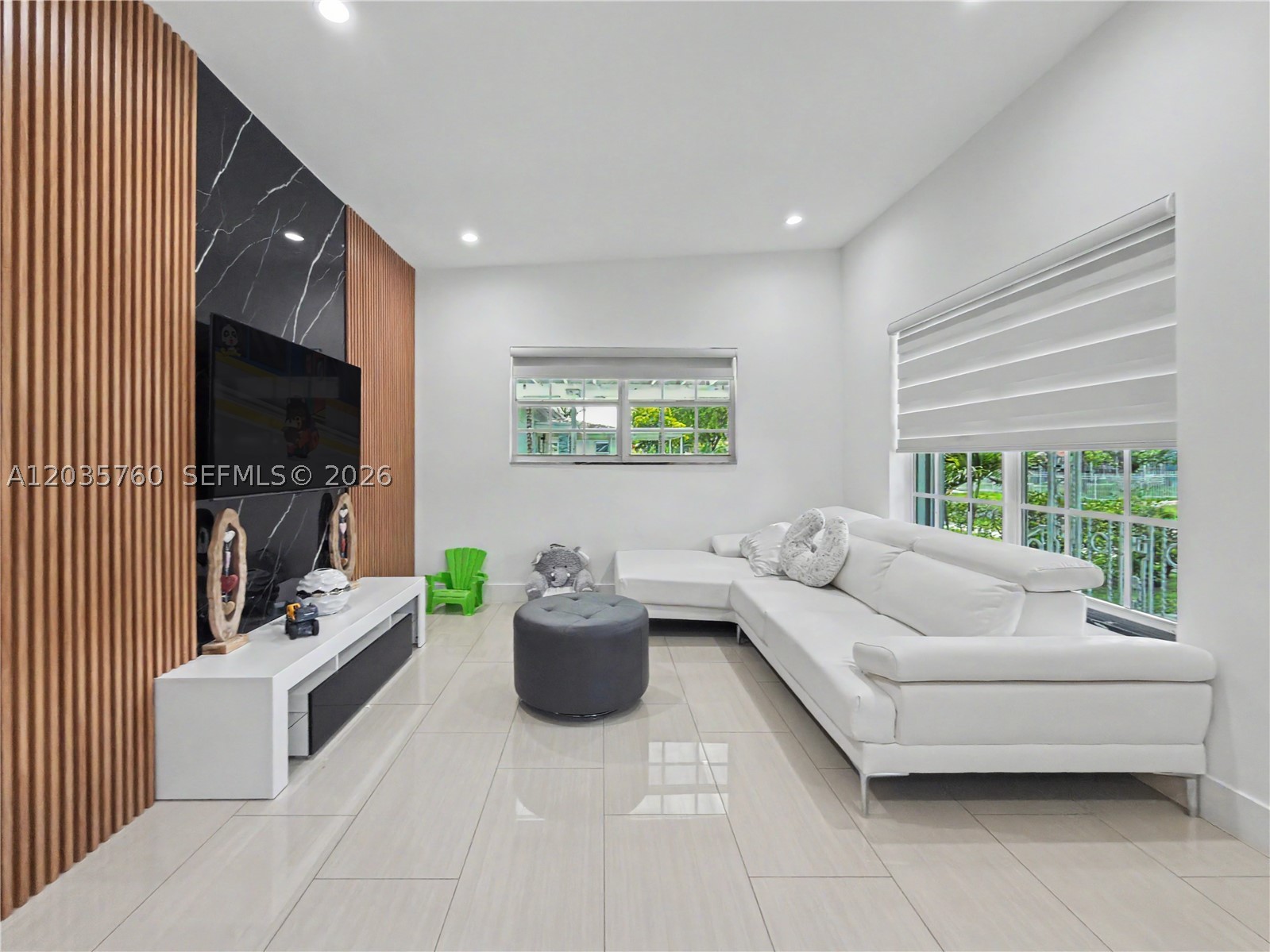 POINCIANNA MANOR SEC 2 - Residential