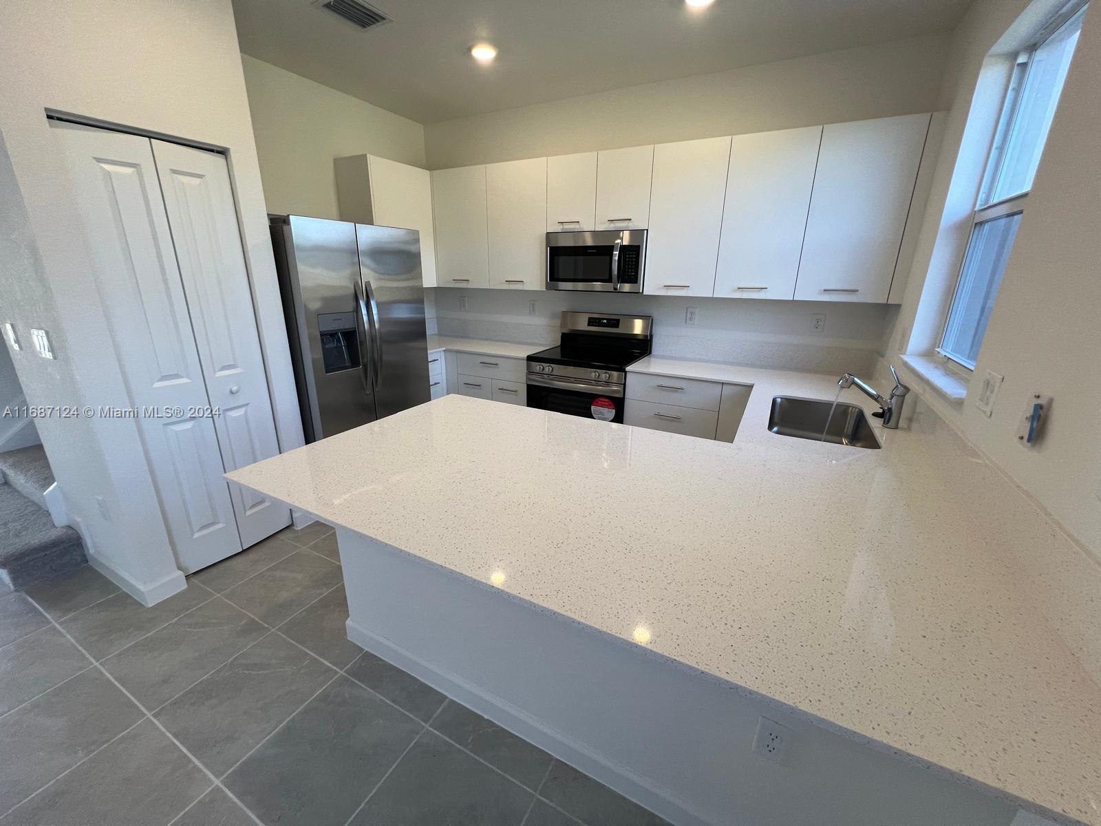 WESTVIEW - Residential Lease