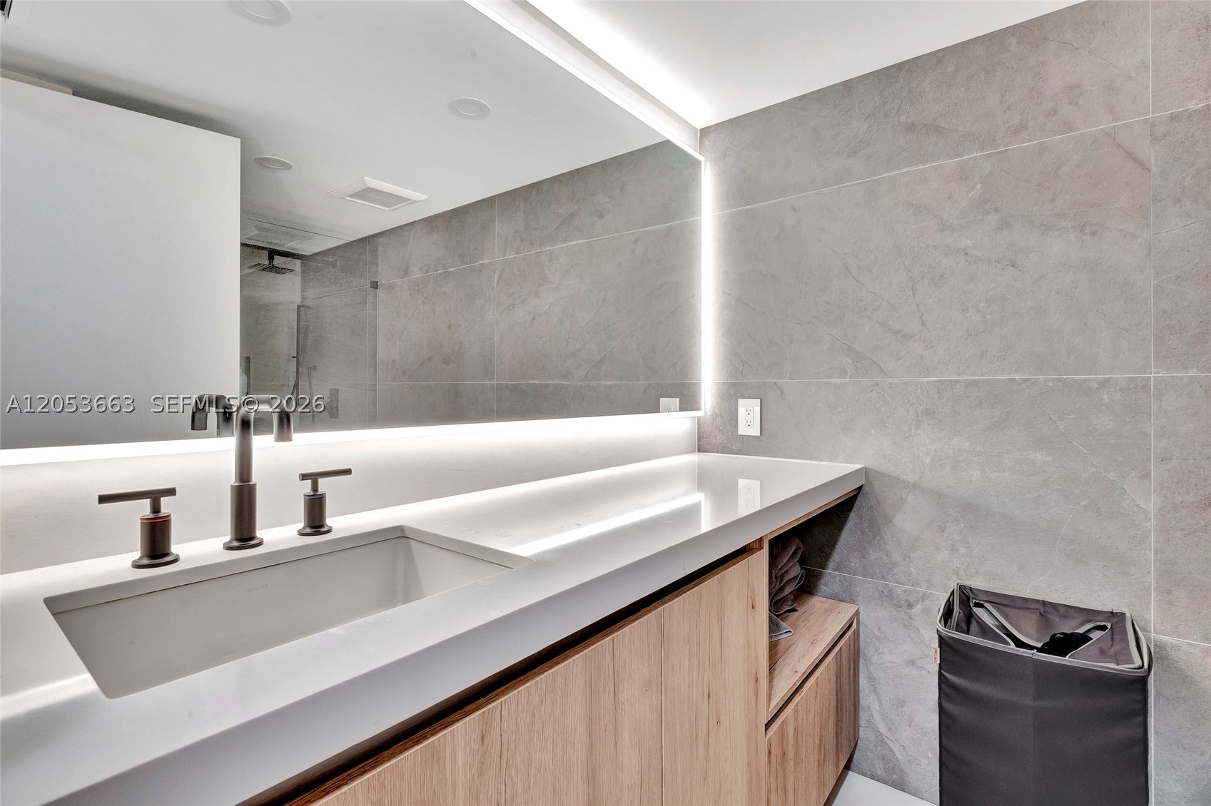 IMPERIAL AT BRICKELL COND - Residential Lease