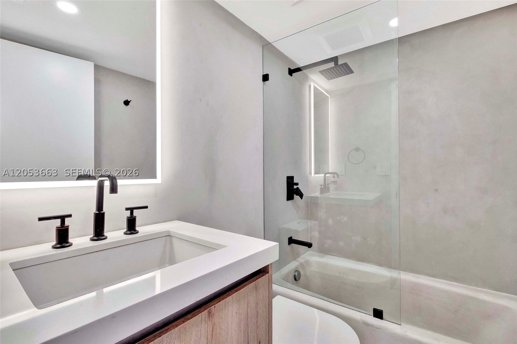IMPERIAL AT BRICKELL COND - Residential Lease