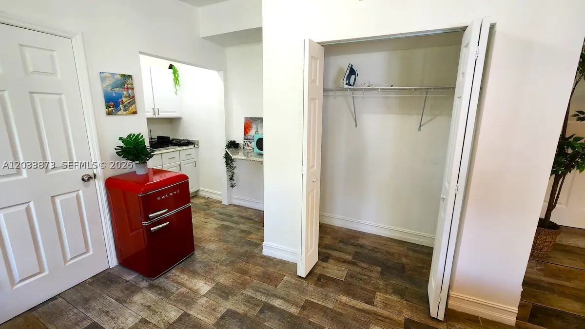 SHADOWLAWN EXTENSION SUB - Residential Lease
