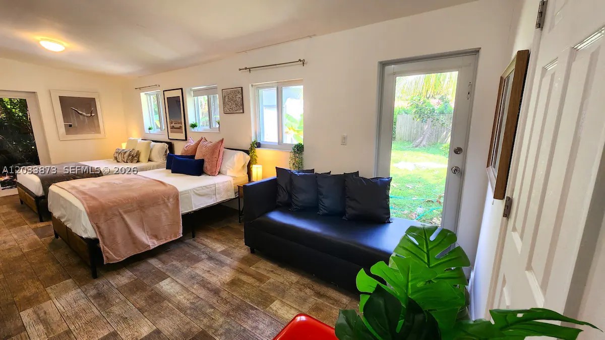 SHADOWLAWN EXTENSION SUB - Residential Lease