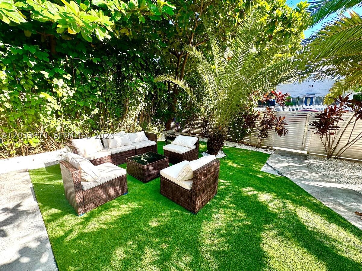 SHADOWLAWN EXTENSION SUB - Residential Lease