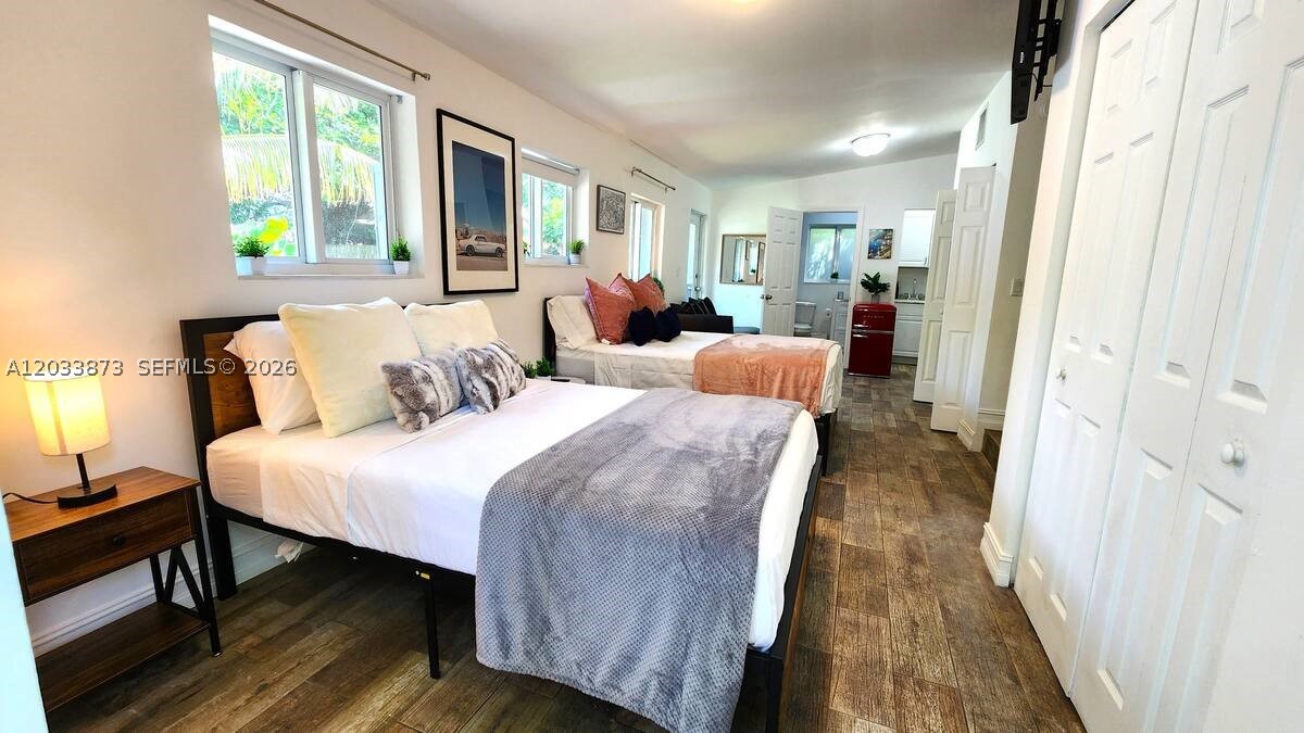 SHADOWLAWN EXTENSION SUB - Residential Lease