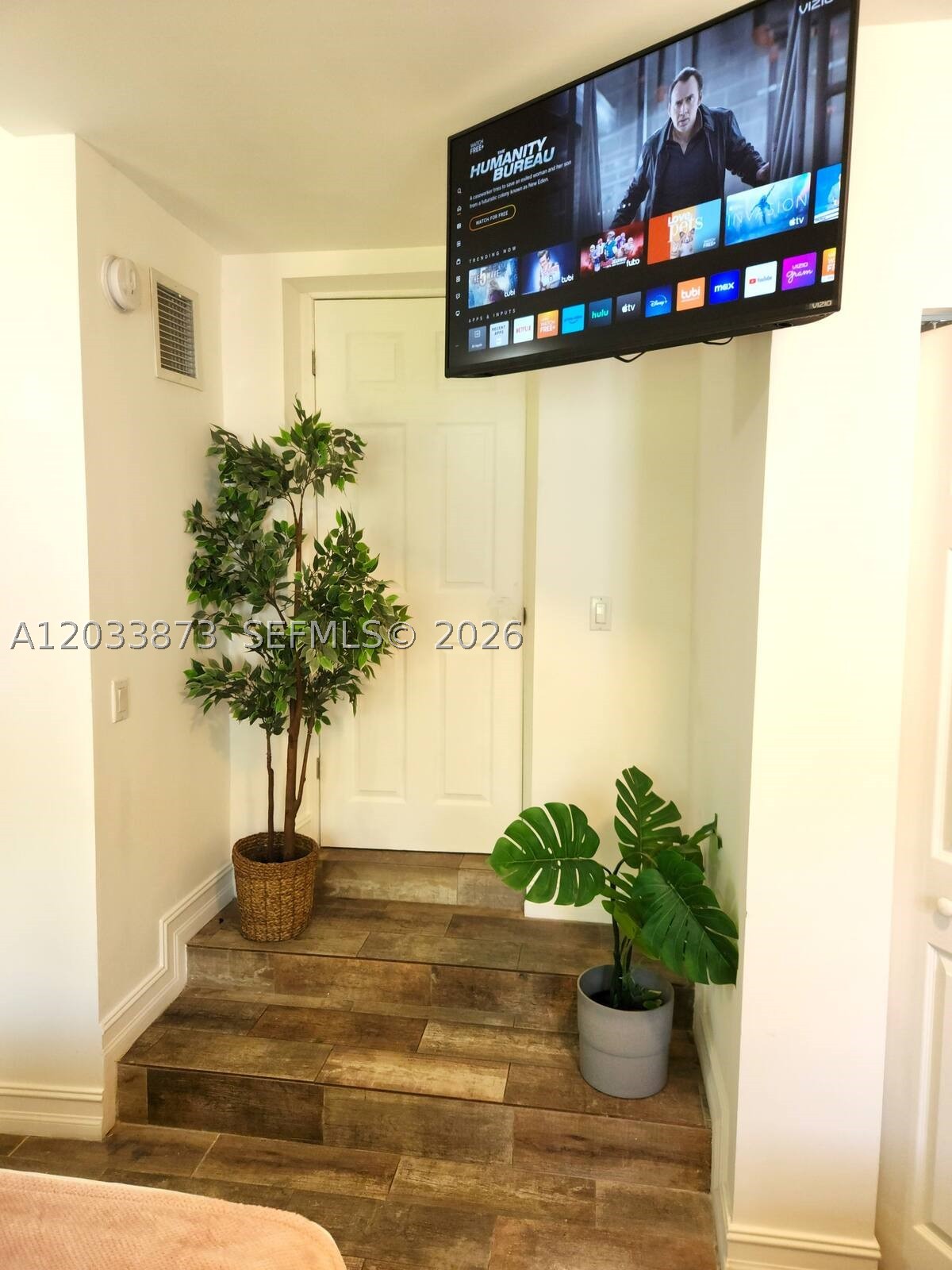 SHADOWLAWN EXTENSION SUB - Residential Lease