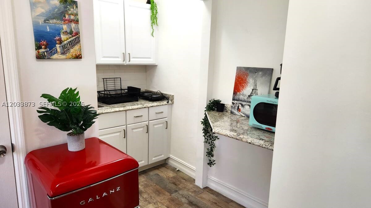 SHADOWLAWN EXTENSION SUB - Residential Lease