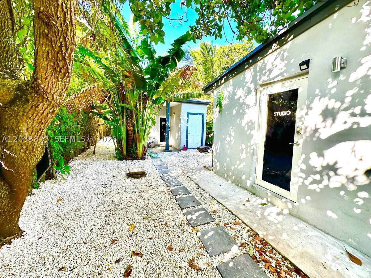 SHADOWLAWN EXTENSION SUB - Residential Lease