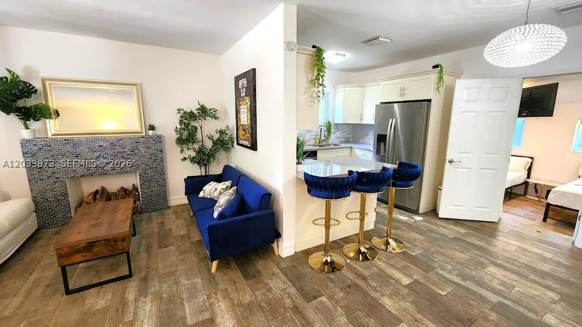 SHADOWLAWN EXTENSION SUB - Residential Lease