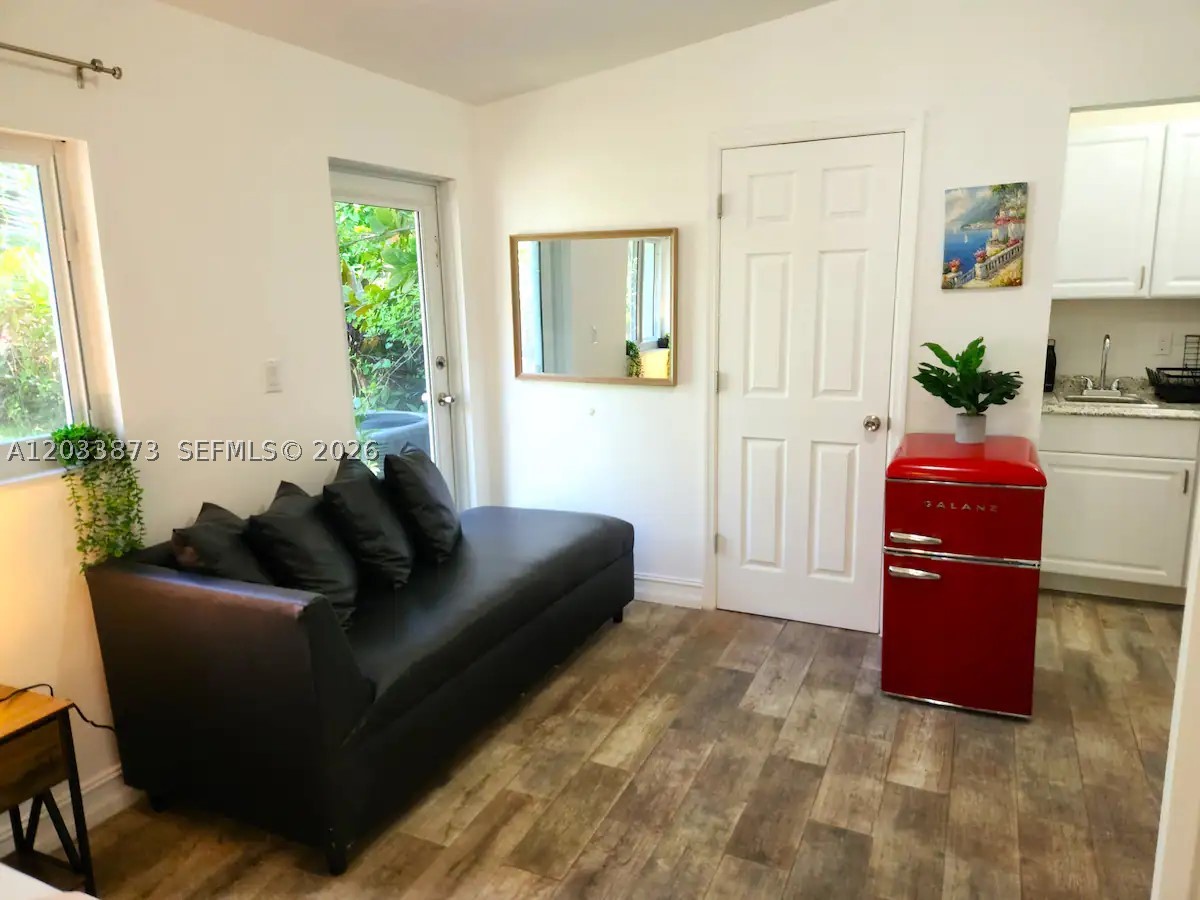 SHADOWLAWN EXTENSION SUB - Residential Lease