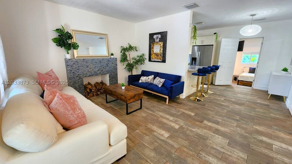 SHADOWLAWN EXTENSION SUB - Residential Lease