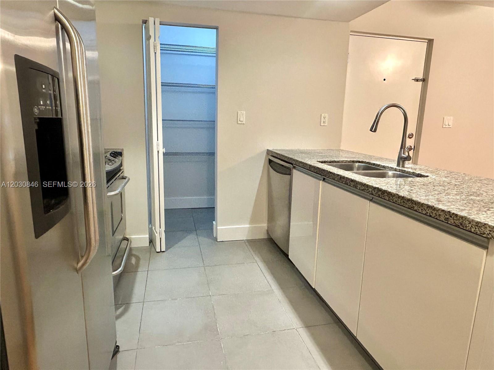 ENCLAVE II AT SOUTH MIAMI - Residential Lease