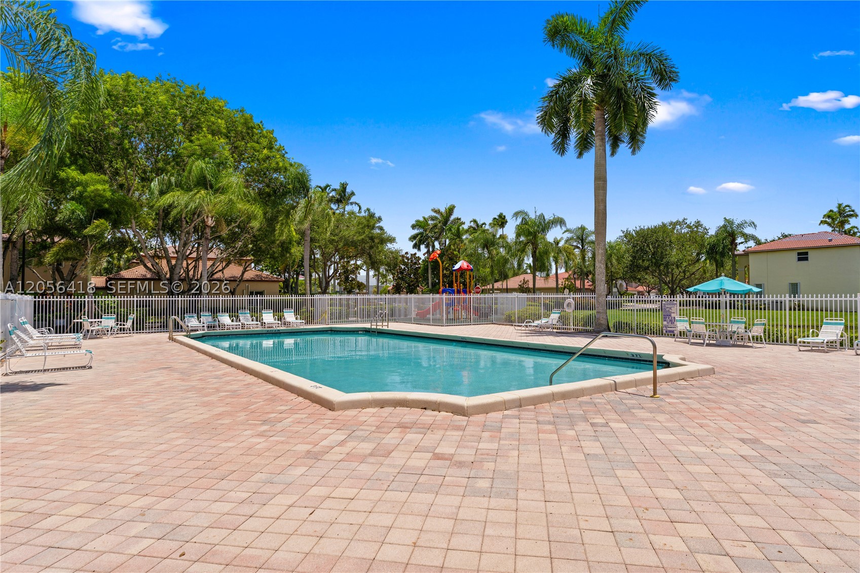 EMERALD COURTS - OPAL CRE - Residential