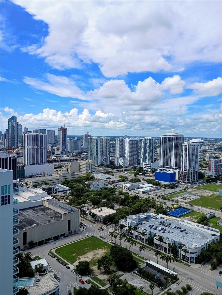 QUANTUM ON THE BAY CONDO - Residential