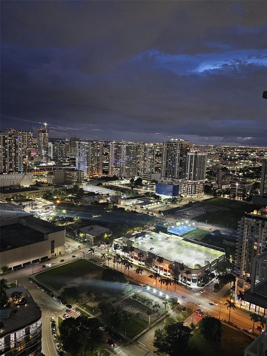 QUANTUM ON THE BAY CONDO - Residential