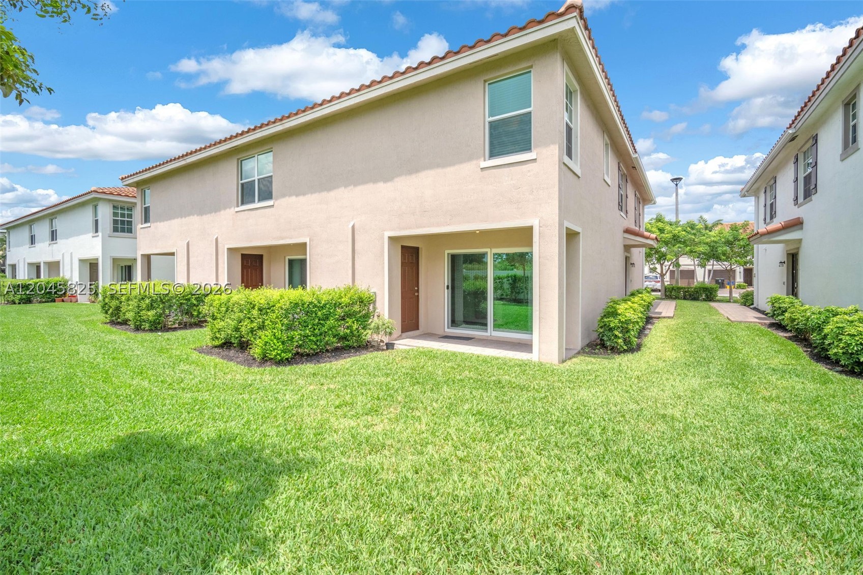 LAKEWOOD COVE - Residential