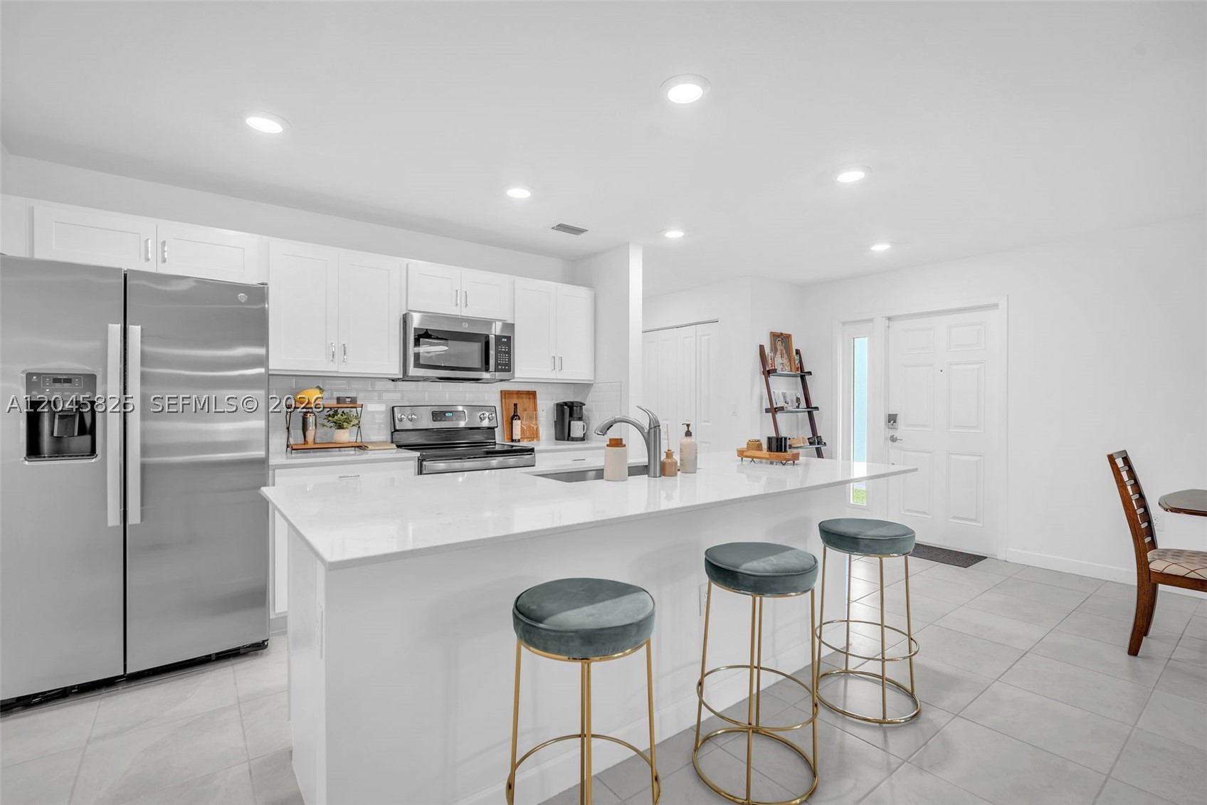 LAKEWOOD COVE - Residential