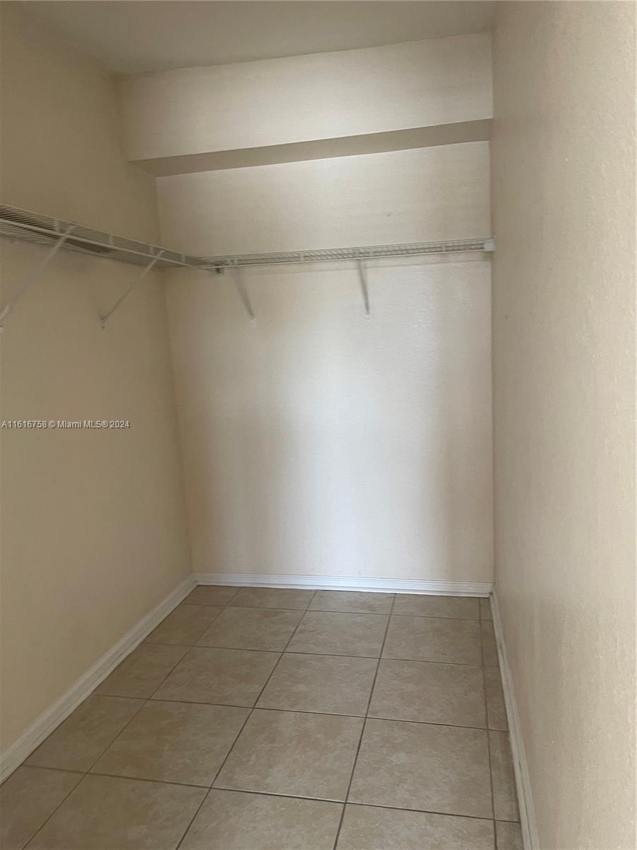 VISTA TRACE 2 CONDO - Residential Lease