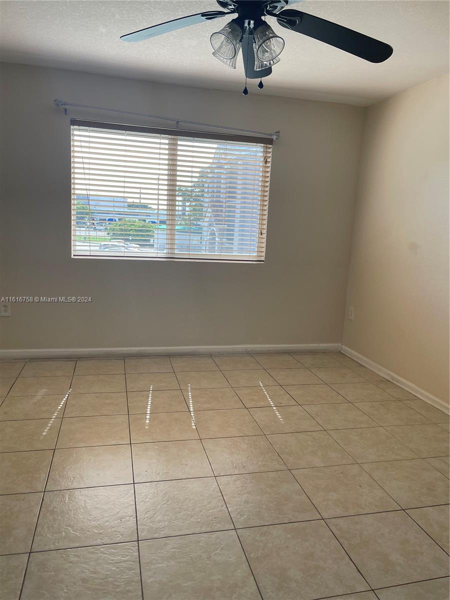 VISTA TRACE 2 CONDO - Residential Lease