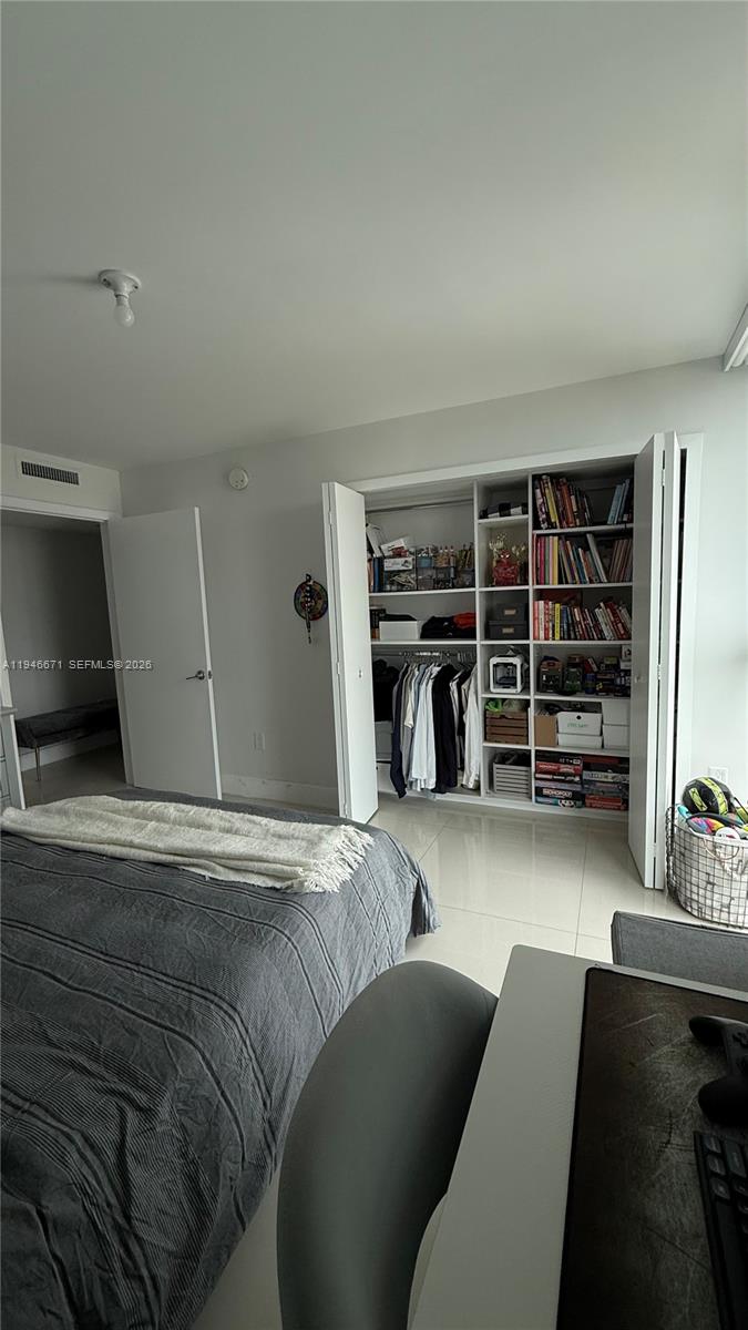 THE PALMS CONDO - Residential