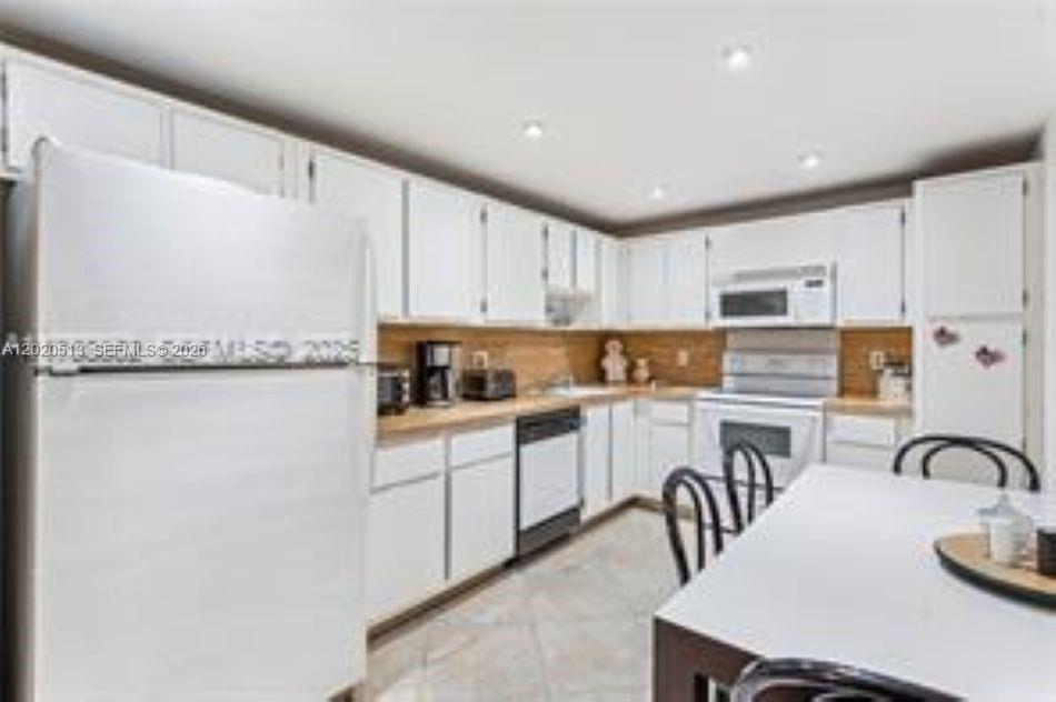 NO 70 PALM-AIRE COUNTRY C - Residential