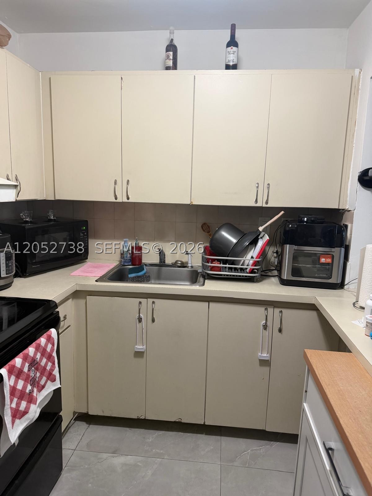 PLAYA LAGO CONDO PH I - Residential Lease