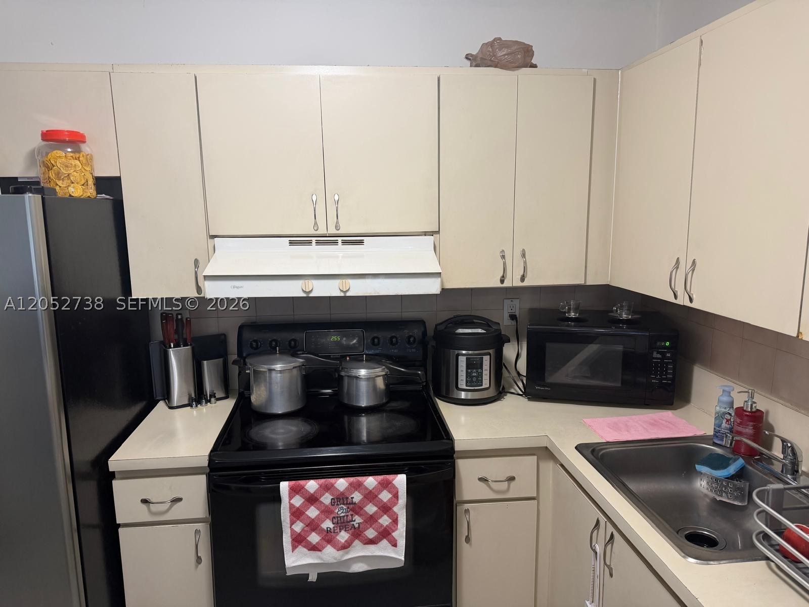 PLAYA LAGO CONDO PH I - Residential Lease