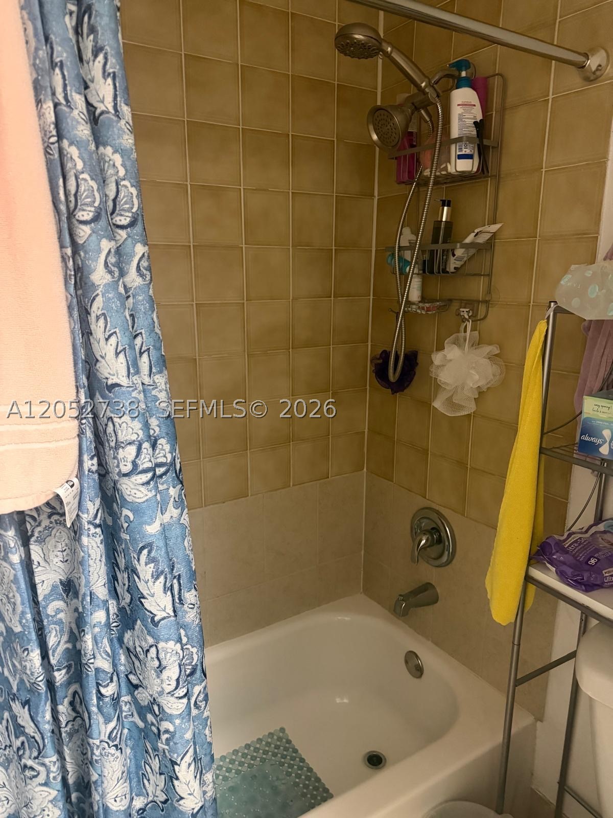 PLAYA LAGO CONDO PH I - Residential Lease