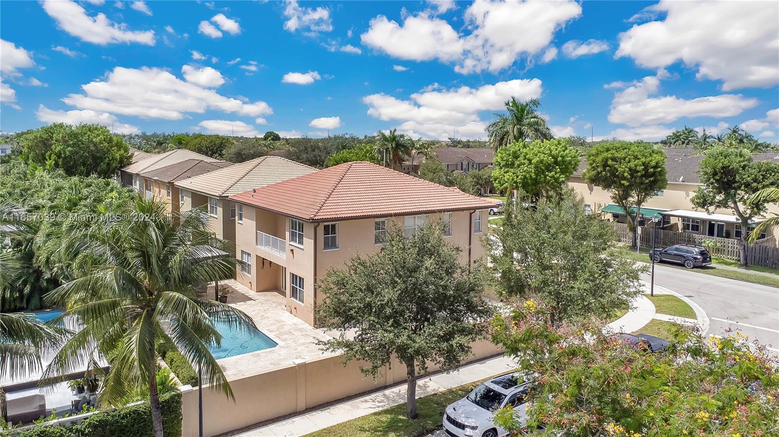 A B AT TAMIAMI TRAIL PHAS - Residential