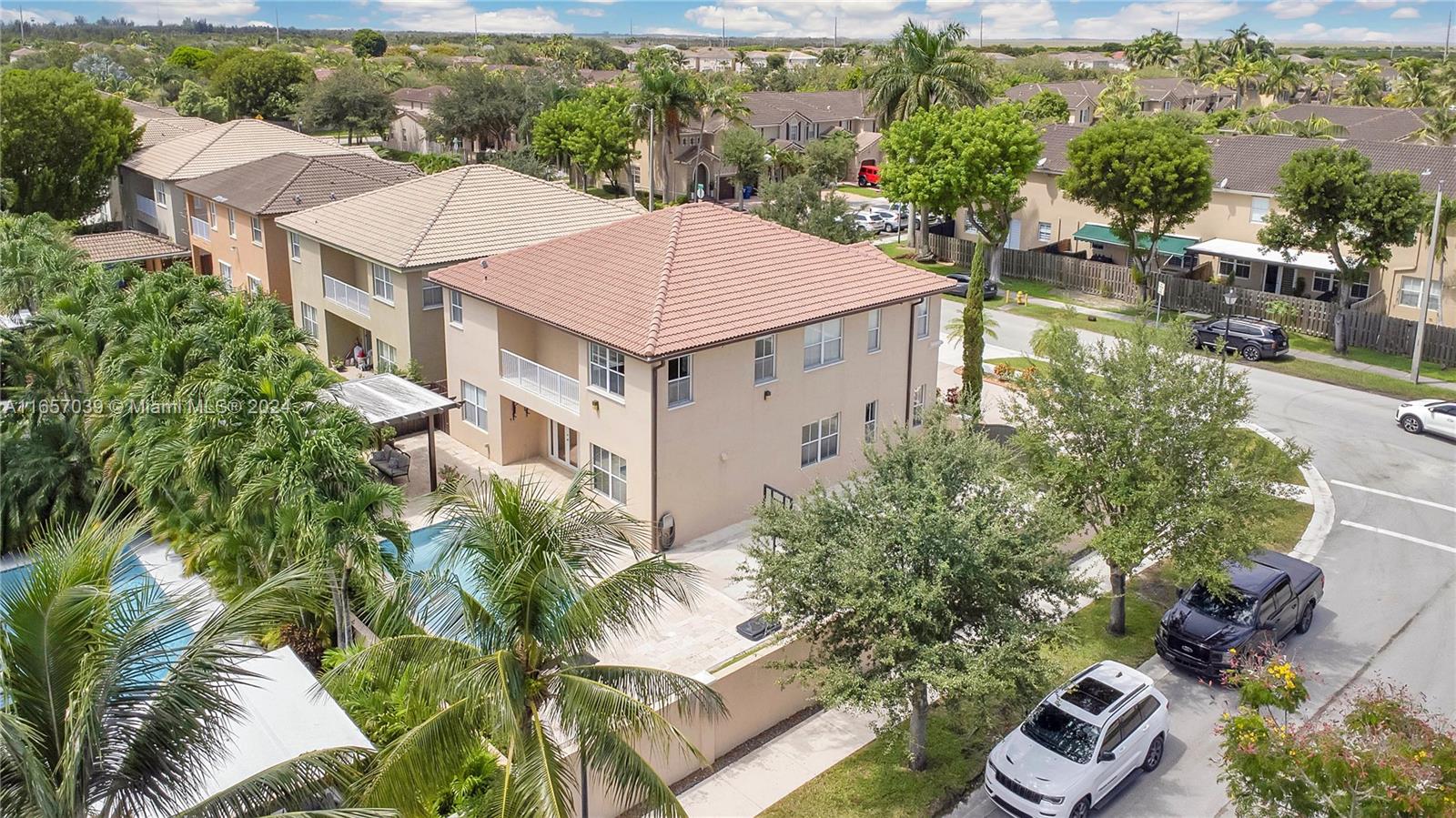 A B AT TAMIAMI TRAIL PHAS - Residential