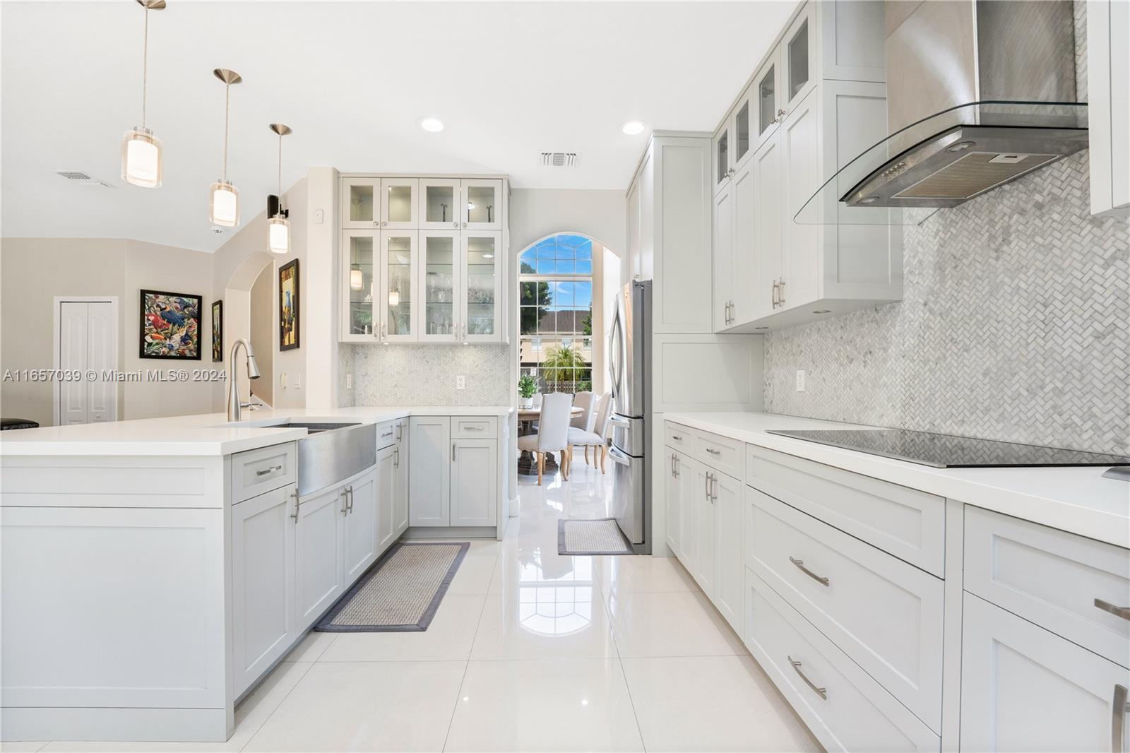 A B AT TAMIAMI TRAIL PHAS - Residential