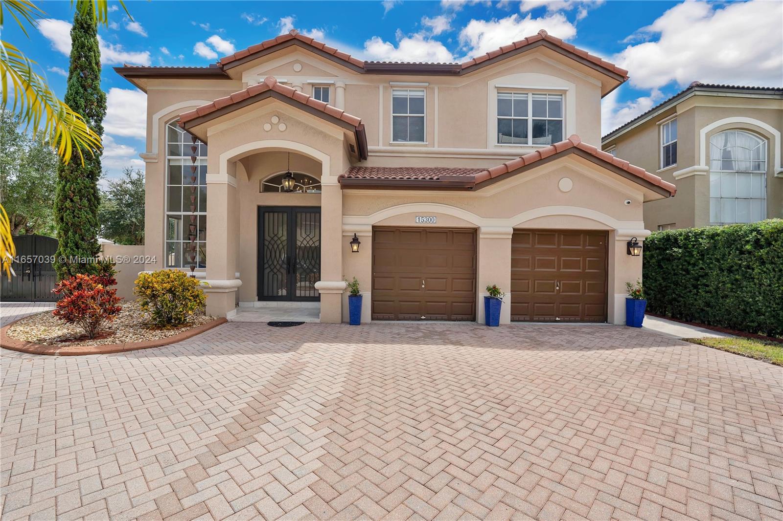 A B AT TAMIAMI TRAIL PHAS - Residential