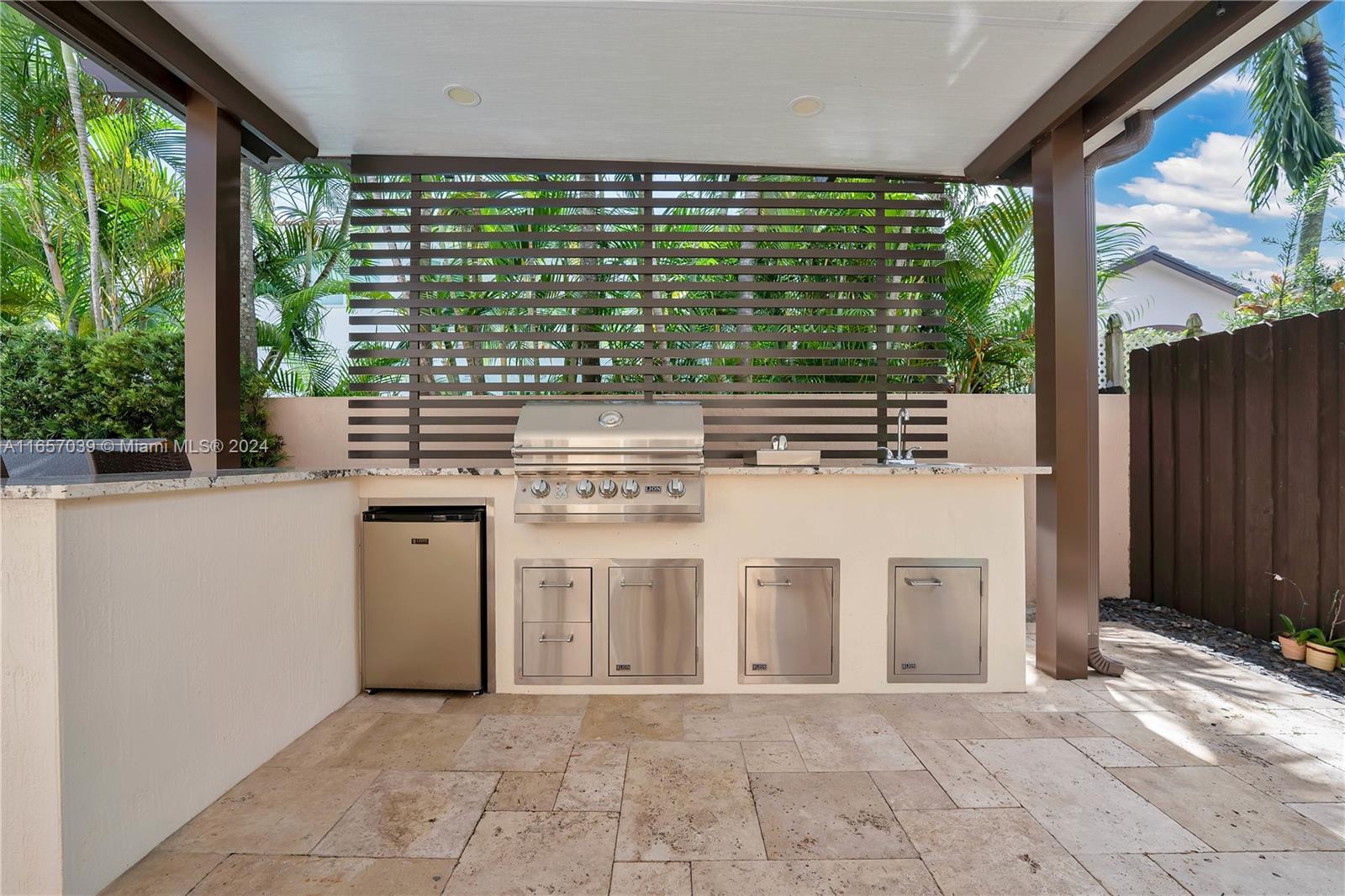 A B AT TAMIAMI TRAIL PHAS - Residential