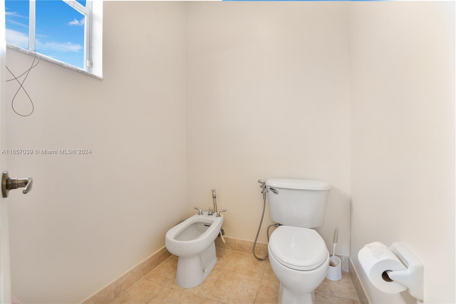 A B AT TAMIAMI TRAIL PHAS - Residential