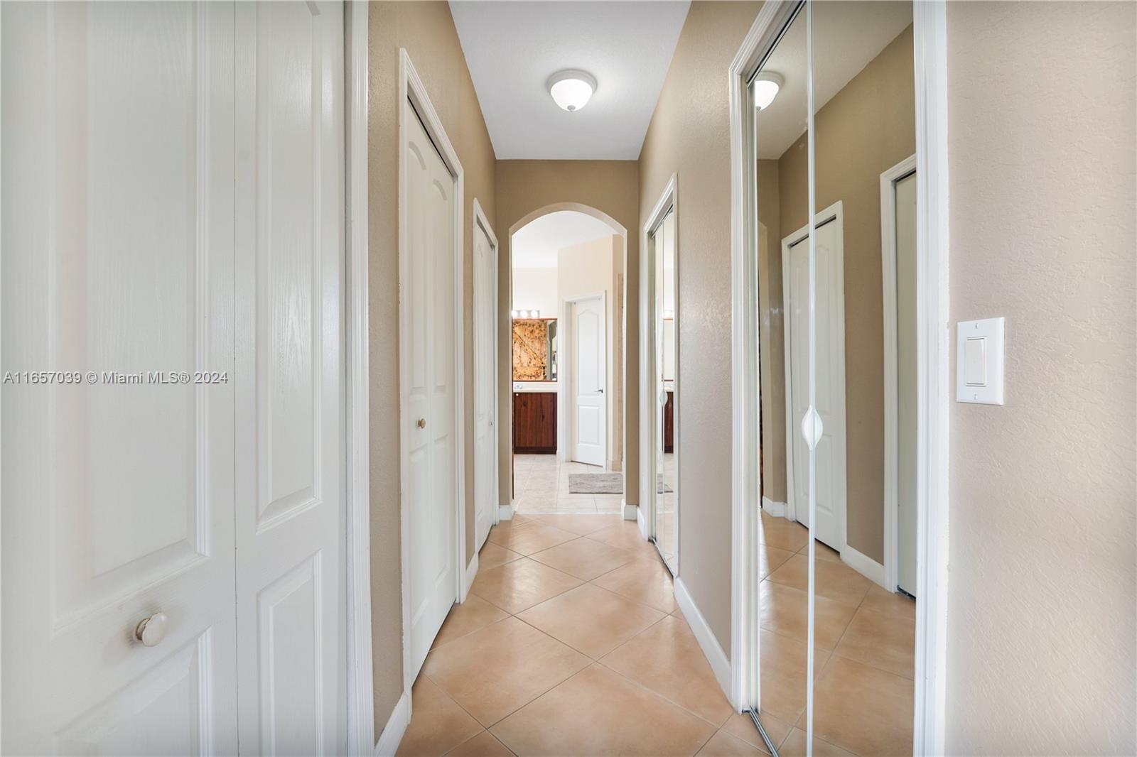 A B AT TAMIAMI TRAIL PHAS - Residential