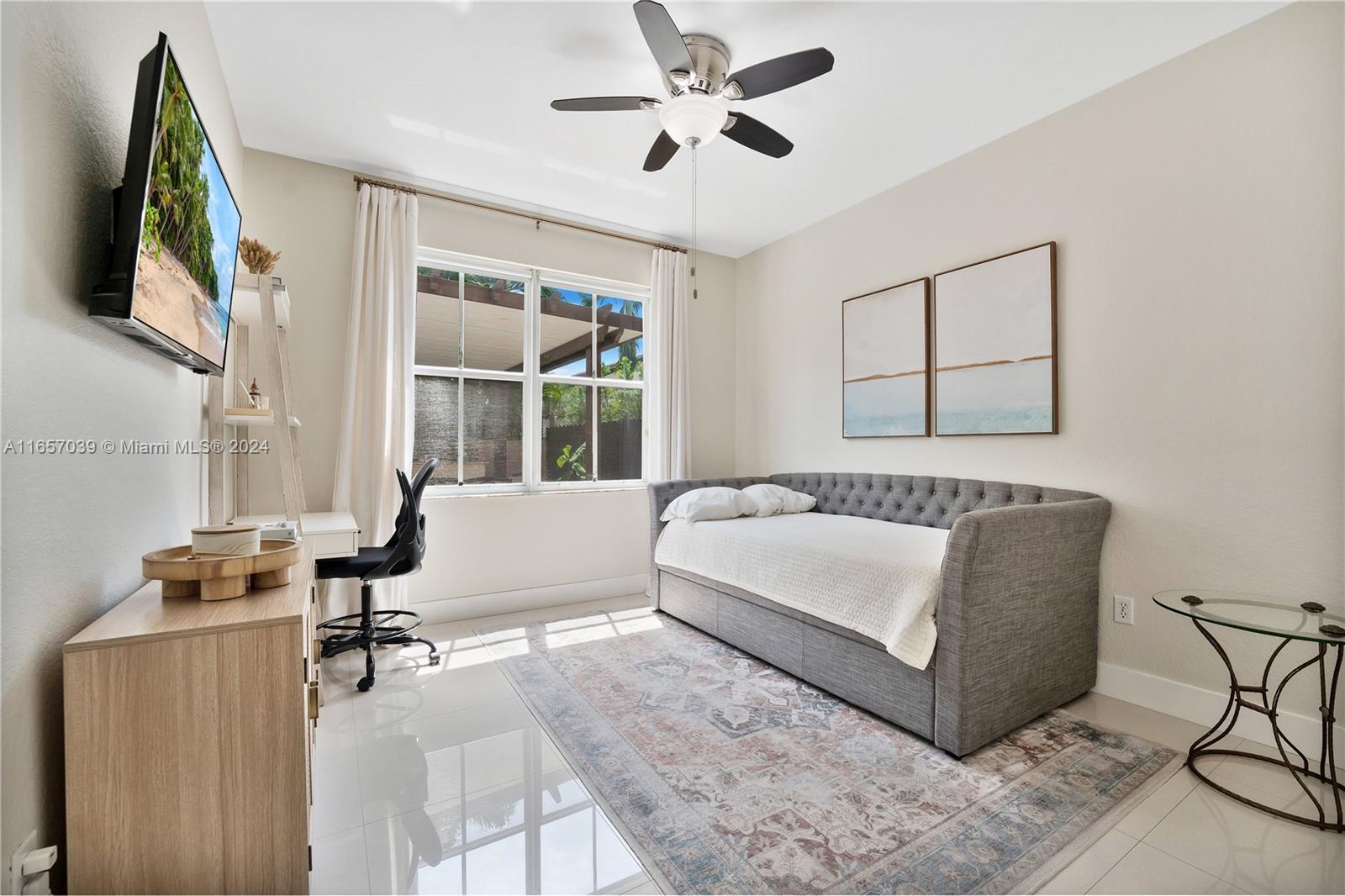A B AT TAMIAMI TRAIL PHAS - Residential