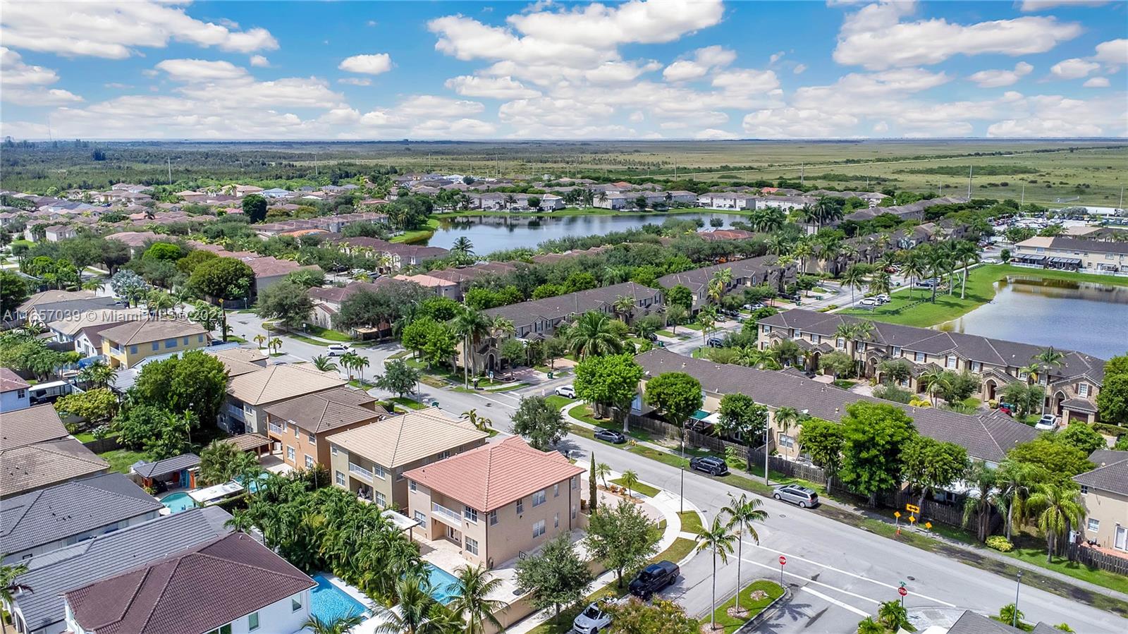 A B AT TAMIAMI TRAIL PHAS - Residential