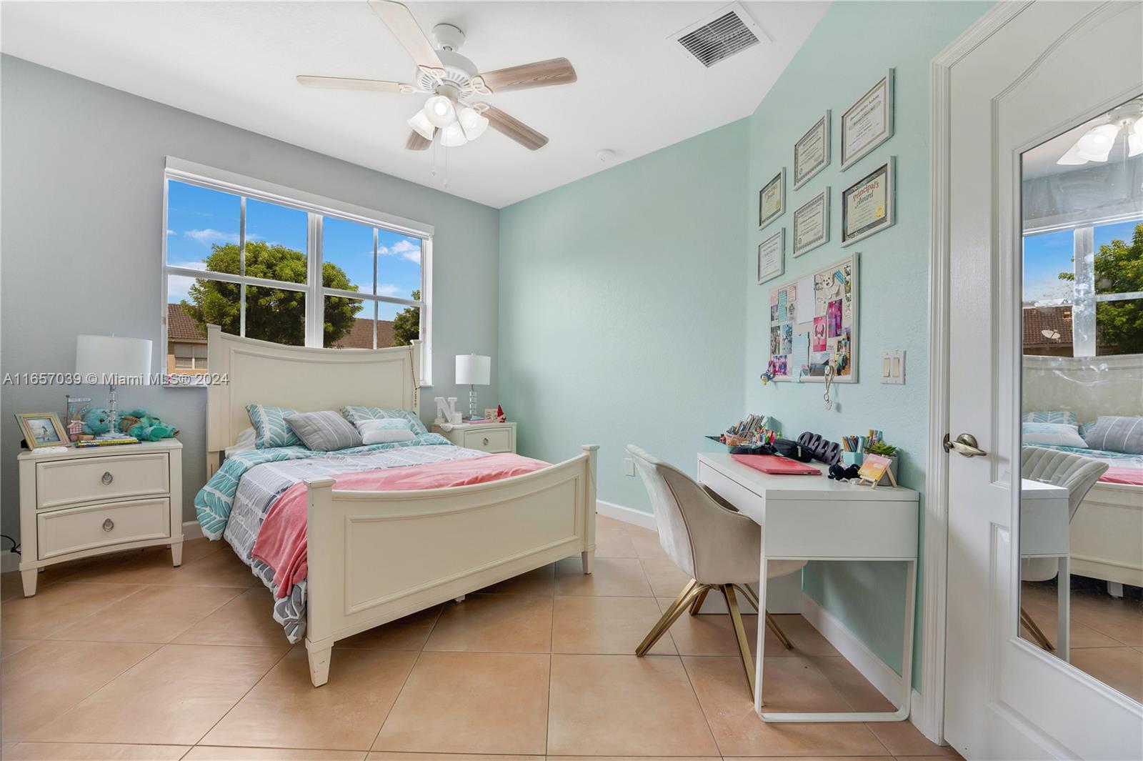 A B AT TAMIAMI TRAIL PHAS - Residential