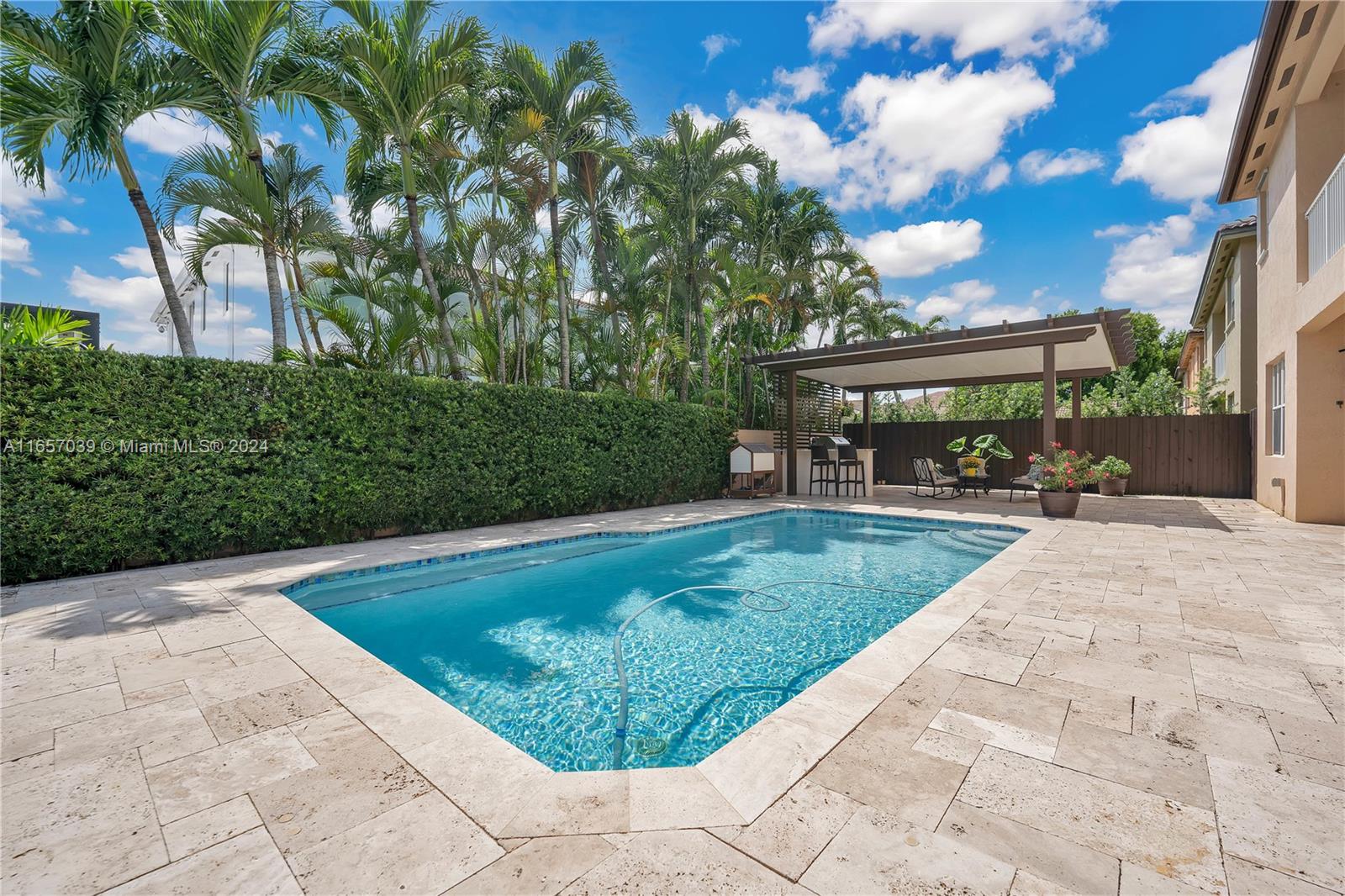 A B AT TAMIAMI TRAIL PHAS - Residential