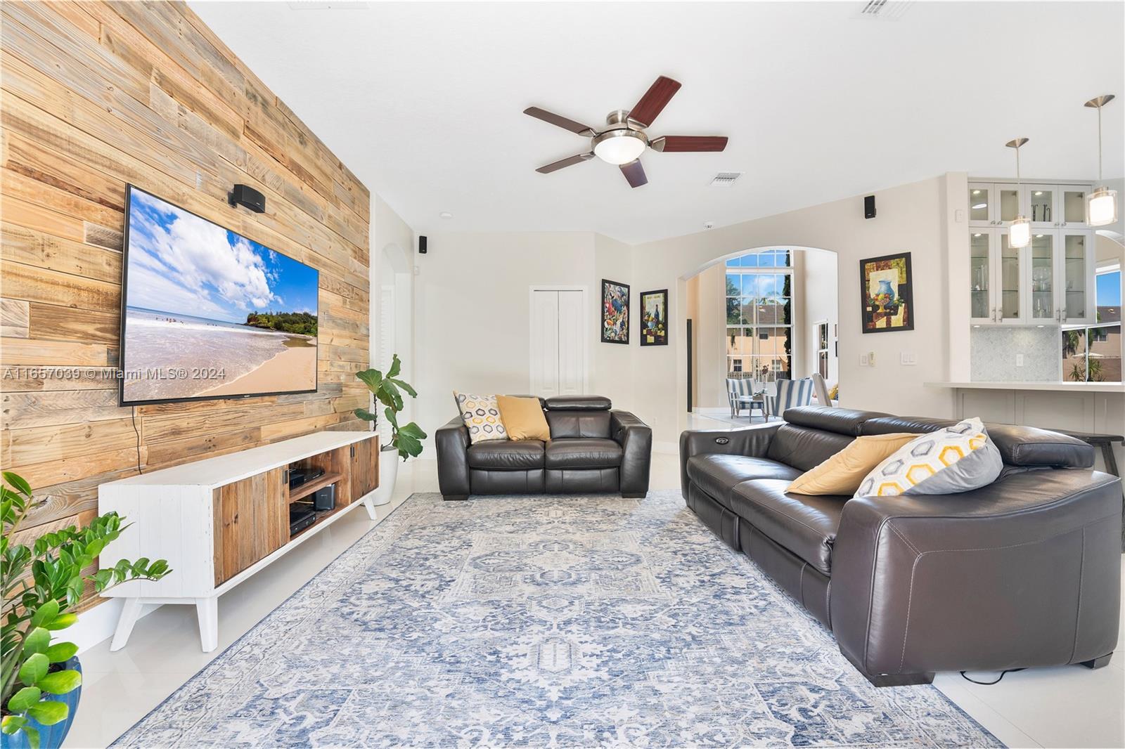 A B AT TAMIAMI TRAIL PHAS - Residential