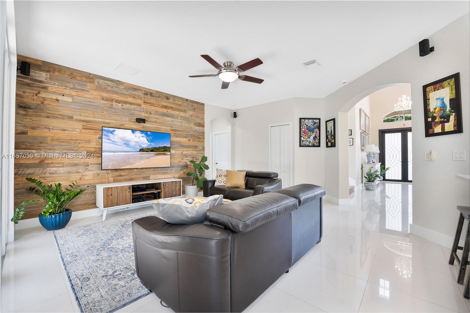 A B AT TAMIAMI TRAIL PHAS - Residential