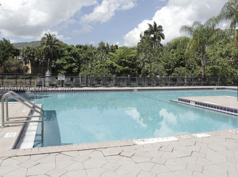 WINDWARD LAKES CONDO - Residential