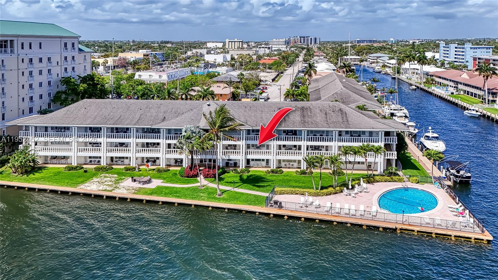 WATERSIDE ON THE INTRACOA - Residential